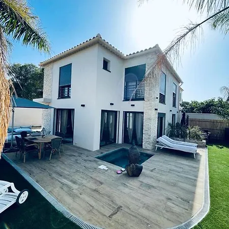 Natural Zen Rayolet Villa *